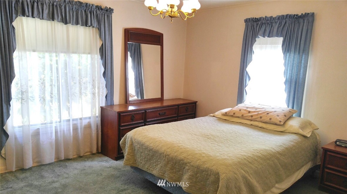 2337 Yew Street Road Bellingham, WA 98229 - Photo 6 of 13 Gallery Image 6