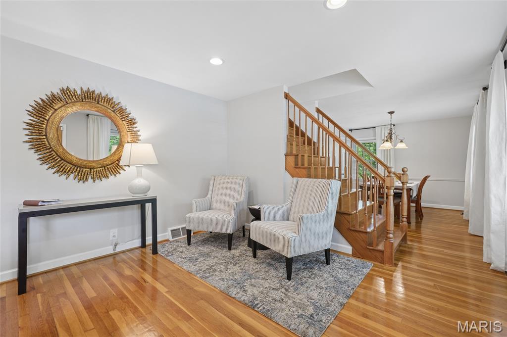 1337 Warson Place Rock Hill, MO 63119 - Photo 5 of 26