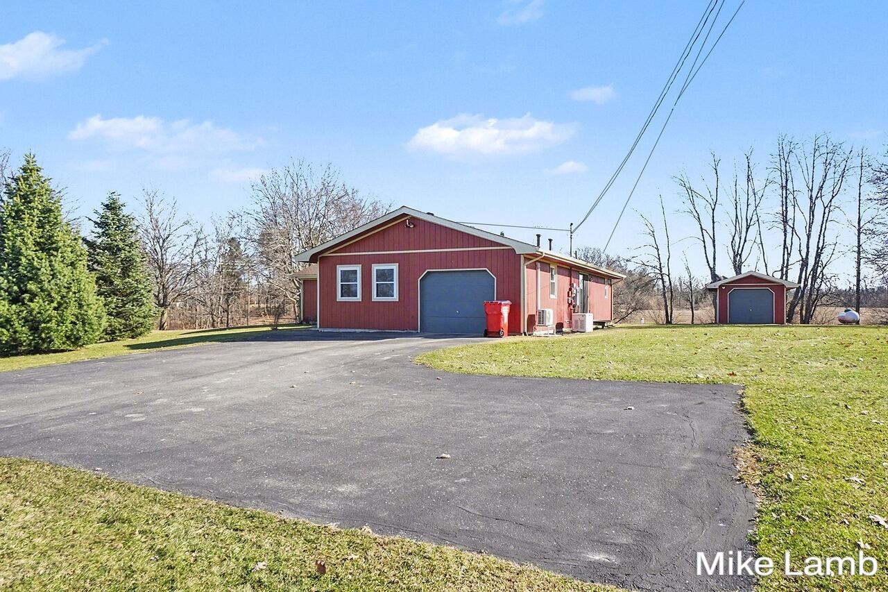 822 West 60th Street Newaygo, MI 49337 - Photo 30 of 32 010_file_9936