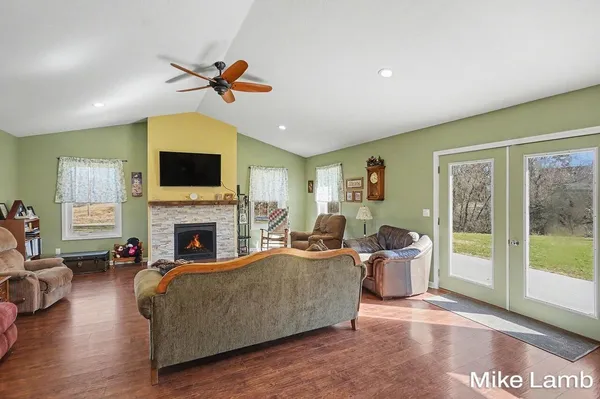 $289,700 | 822 West 60th Street, Newaygo, MI 49337