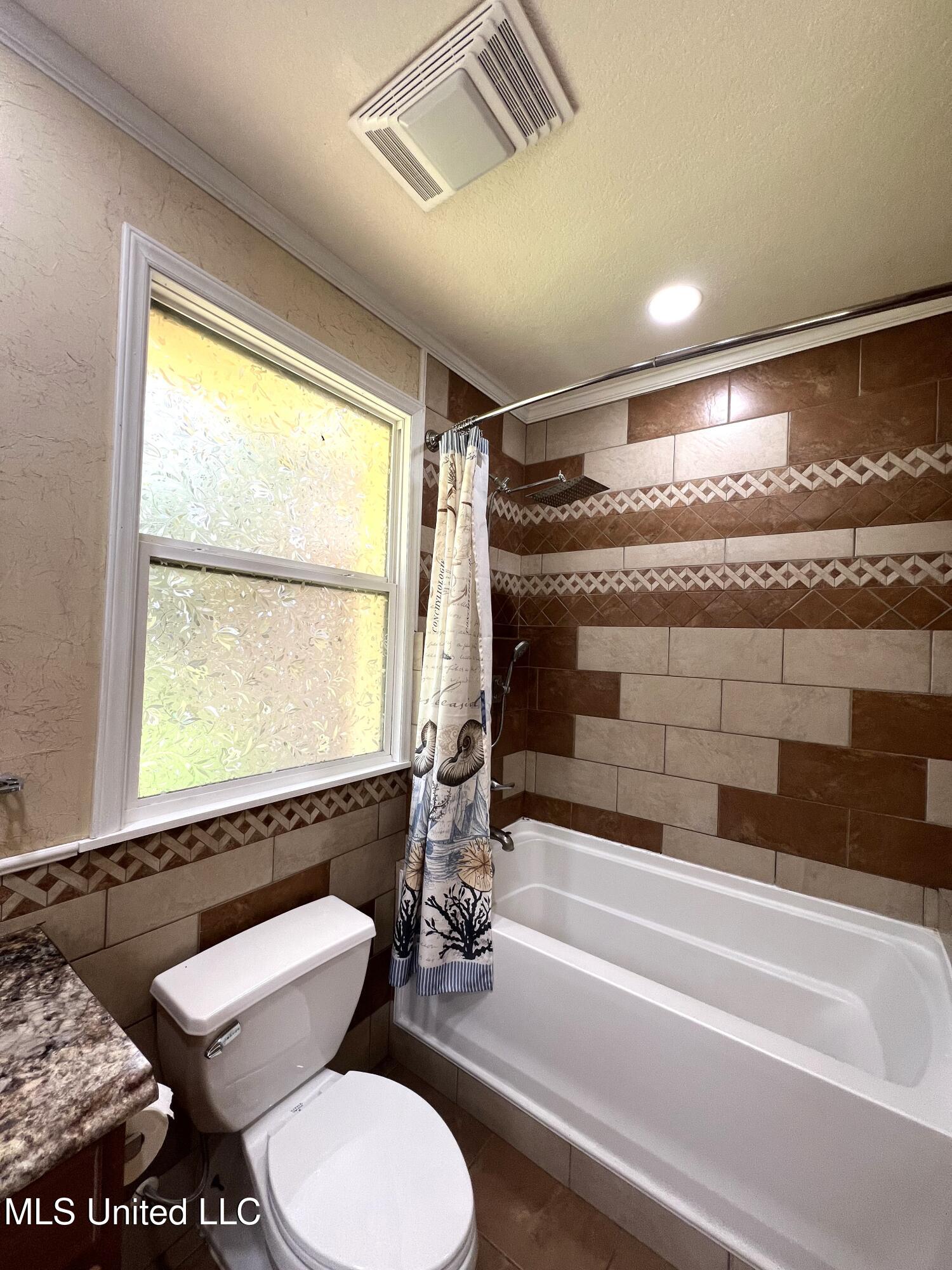 15720 Cook Road Biloxi, MS 39532 - Photo 7 of 15 15720 Cook Rd 13