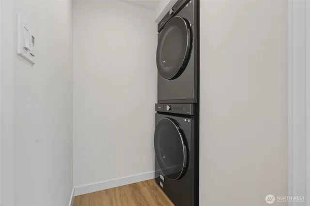 $3,200 | 3112 Northeast 120th Street, Unit R, Seattle, WA 98125