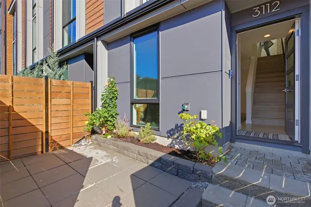 $3,200 | 3112 Northeast 120th Street, Unit R, Seattle, WA 98125