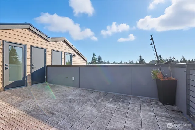 $3,200 | 3112 Northeast 120th Street, Unit R, Seattle, WA 98125