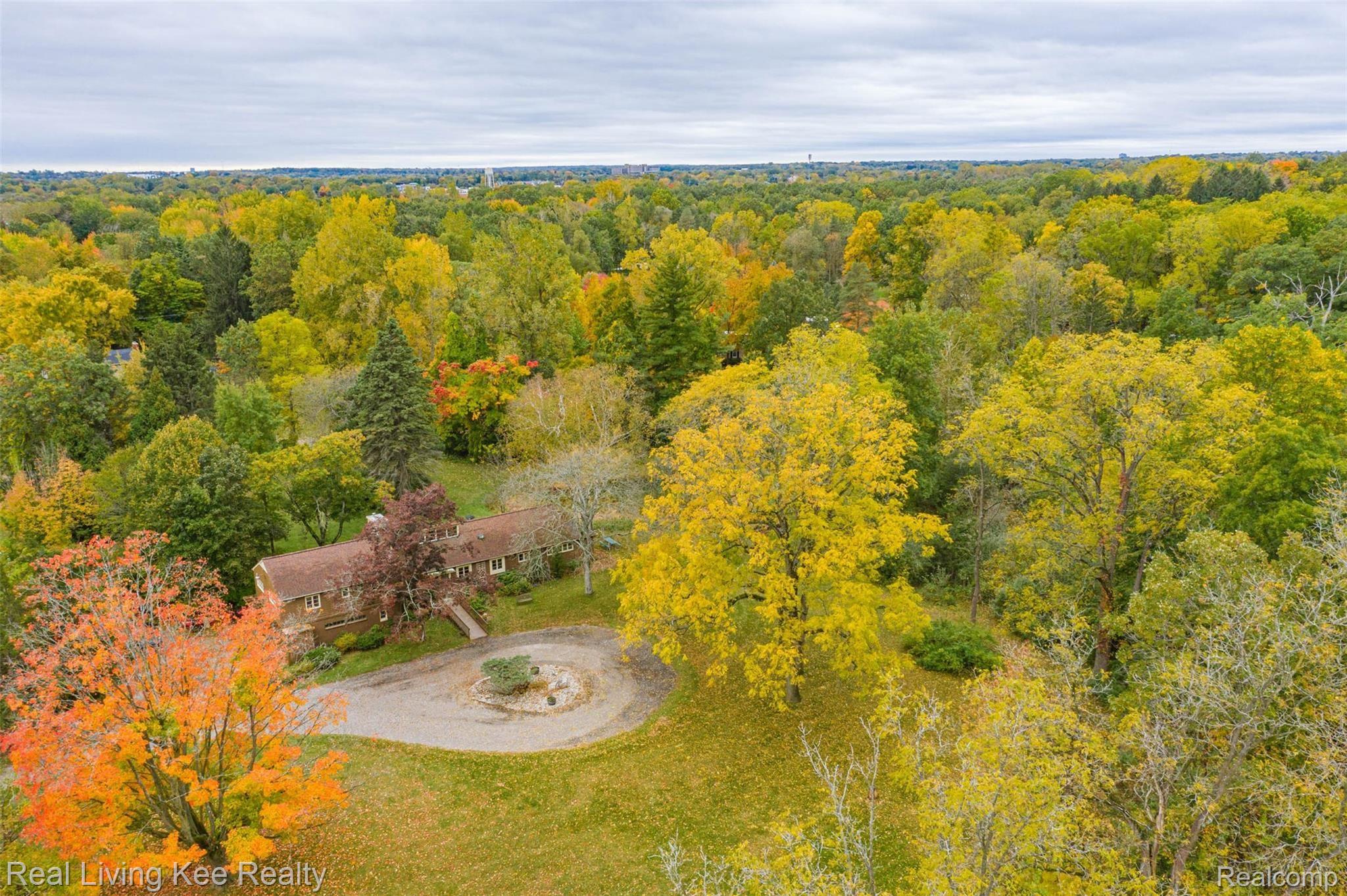 6298 Sheldon Road Rochester, MI 48306 - Photo 4 of 50 6298 Sheldon Rd-5.jpg