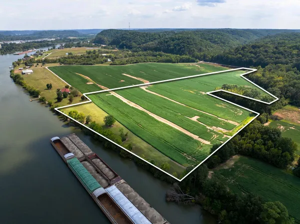 a view of a lake in middle of the house