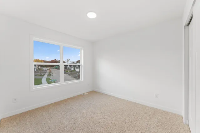 $514,385 | 7557 Lower 42nd Street North, St. Paul, MN 55128