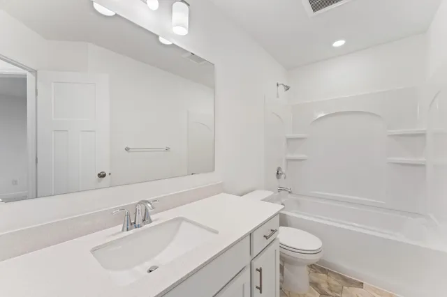 $514,385 | 7557 Lower 42nd Street North, St. Paul, MN 55128