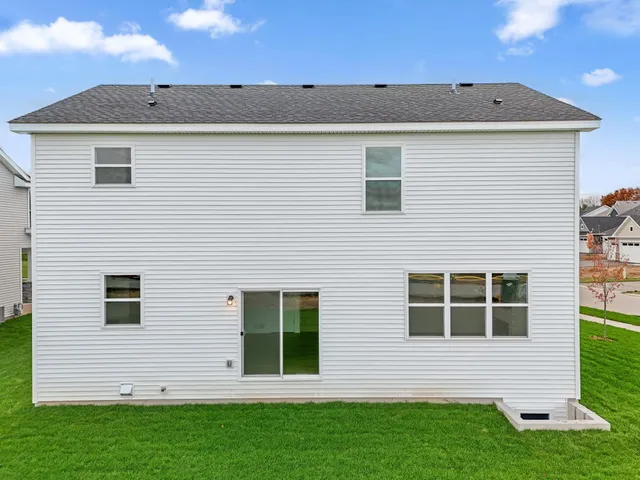 $514,385 | 7557 Lower 42nd Street North, St. Paul, MN 55128