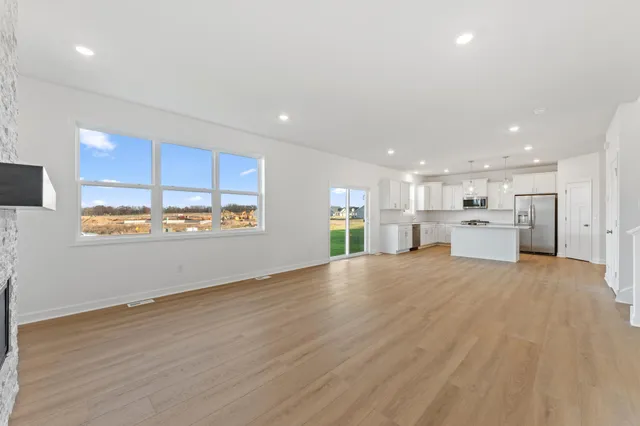 $514,385 | 7557 Lower 42nd Street North, St. Paul, MN 55128