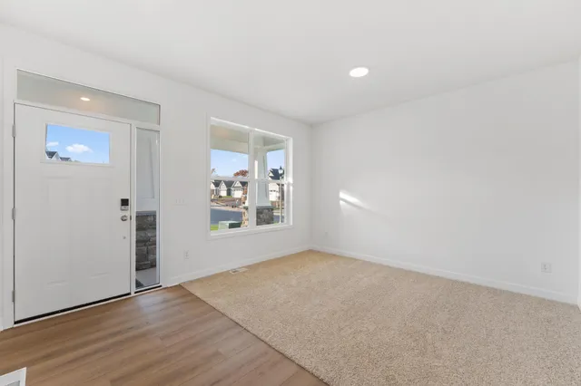 $514,385 | 7557 Lower 42nd Street North, St. Paul, MN 55128