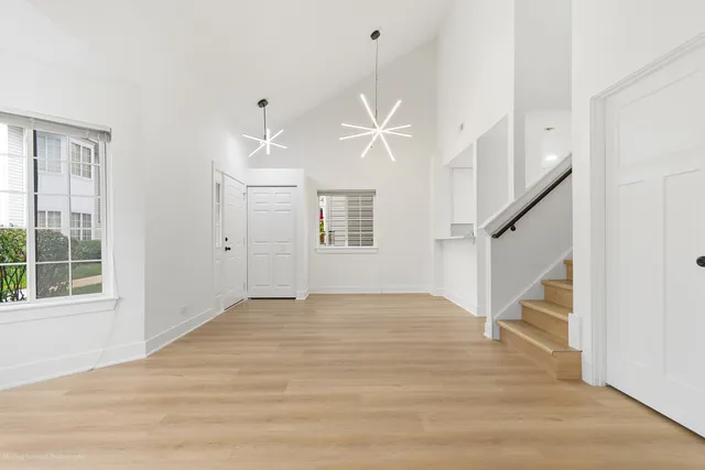 $294,900 | 372 Windsong Court, Bolingbrook, IL 60440