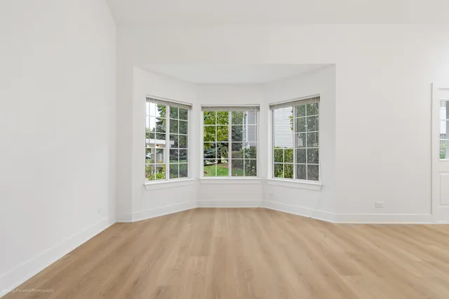 $294,900 | 372 Windsong Court, Bolingbrook, IL 60440