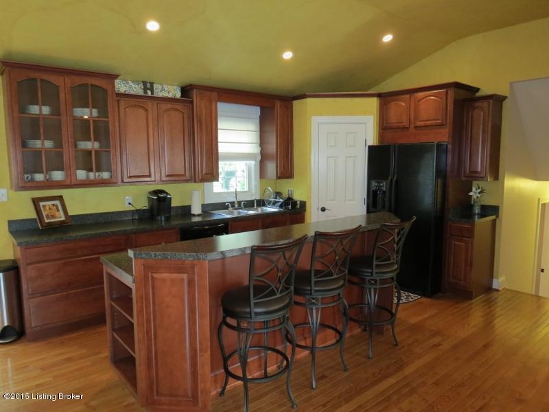 3302 Robin Road Louisville, KY 40213 - Photo 5 of 25 Wonderful breakfast bar great for morning coffee