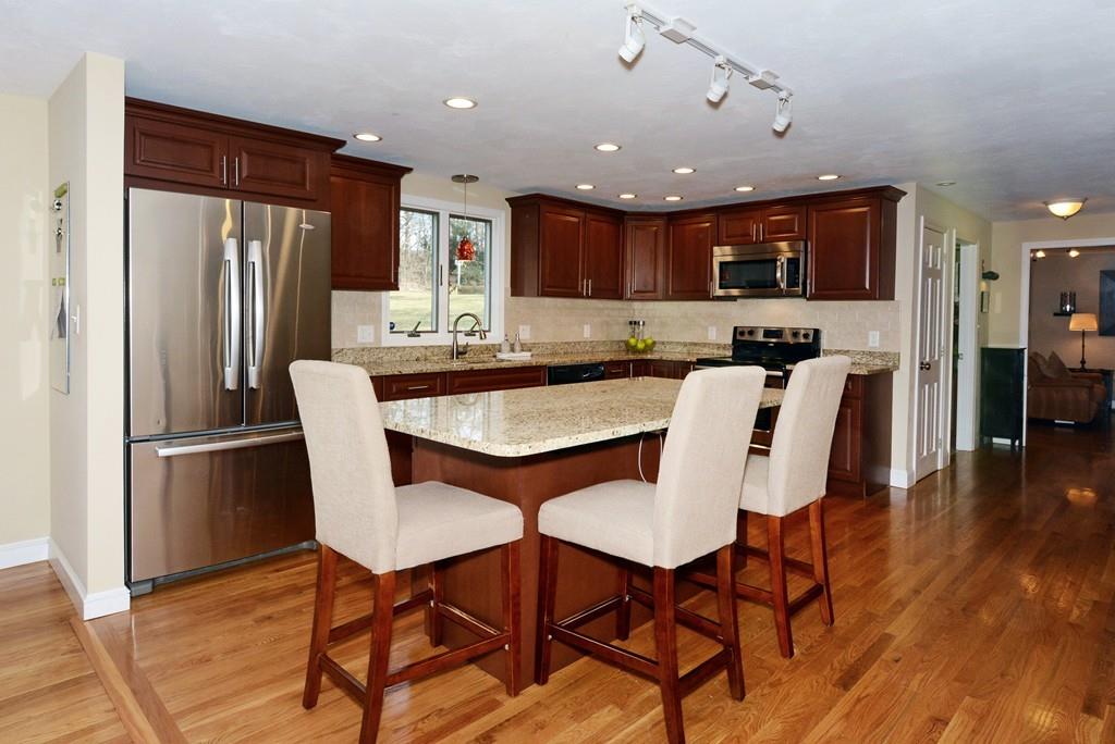 672 Waltham Street Lexington, MA 02421 - Photo 4 of 35