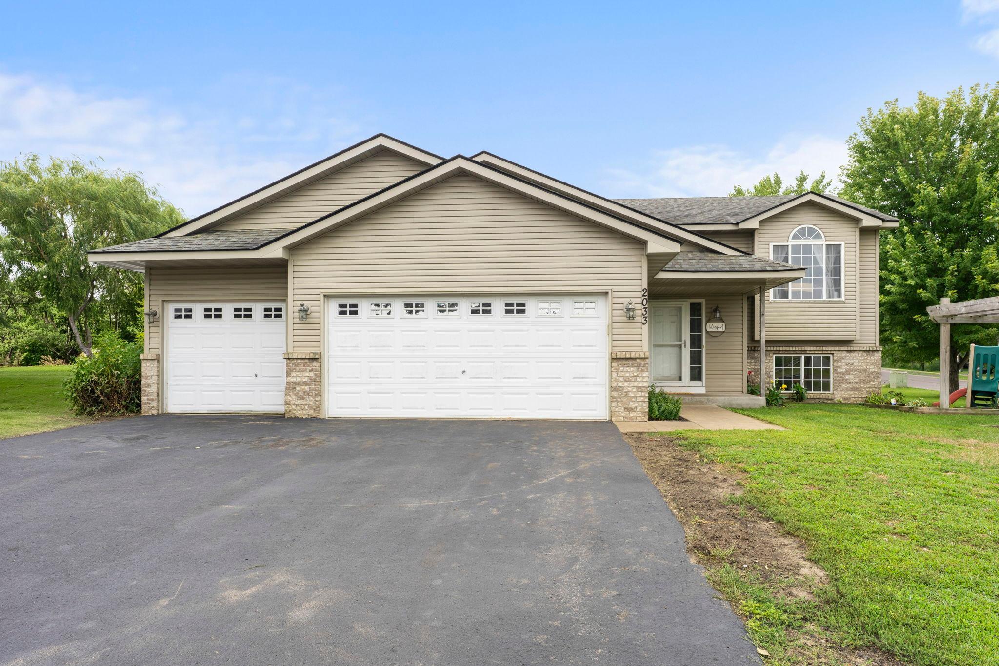 2033 Joe's Lake Road Cambridge, MN 55008 - Photo 5 of 61 Gallery Image 5