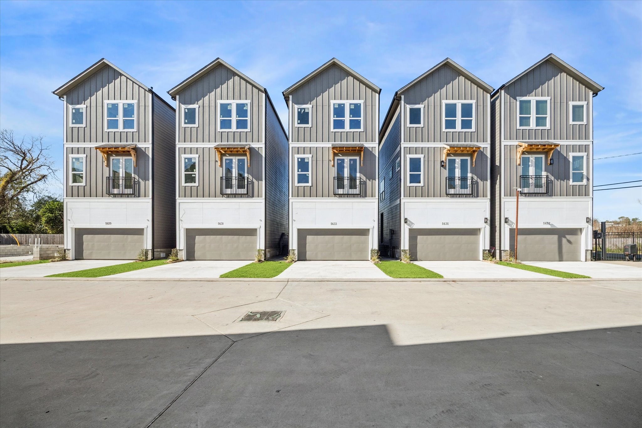 5627 Azores Houston, TX 77091 - Photo 6 of 38