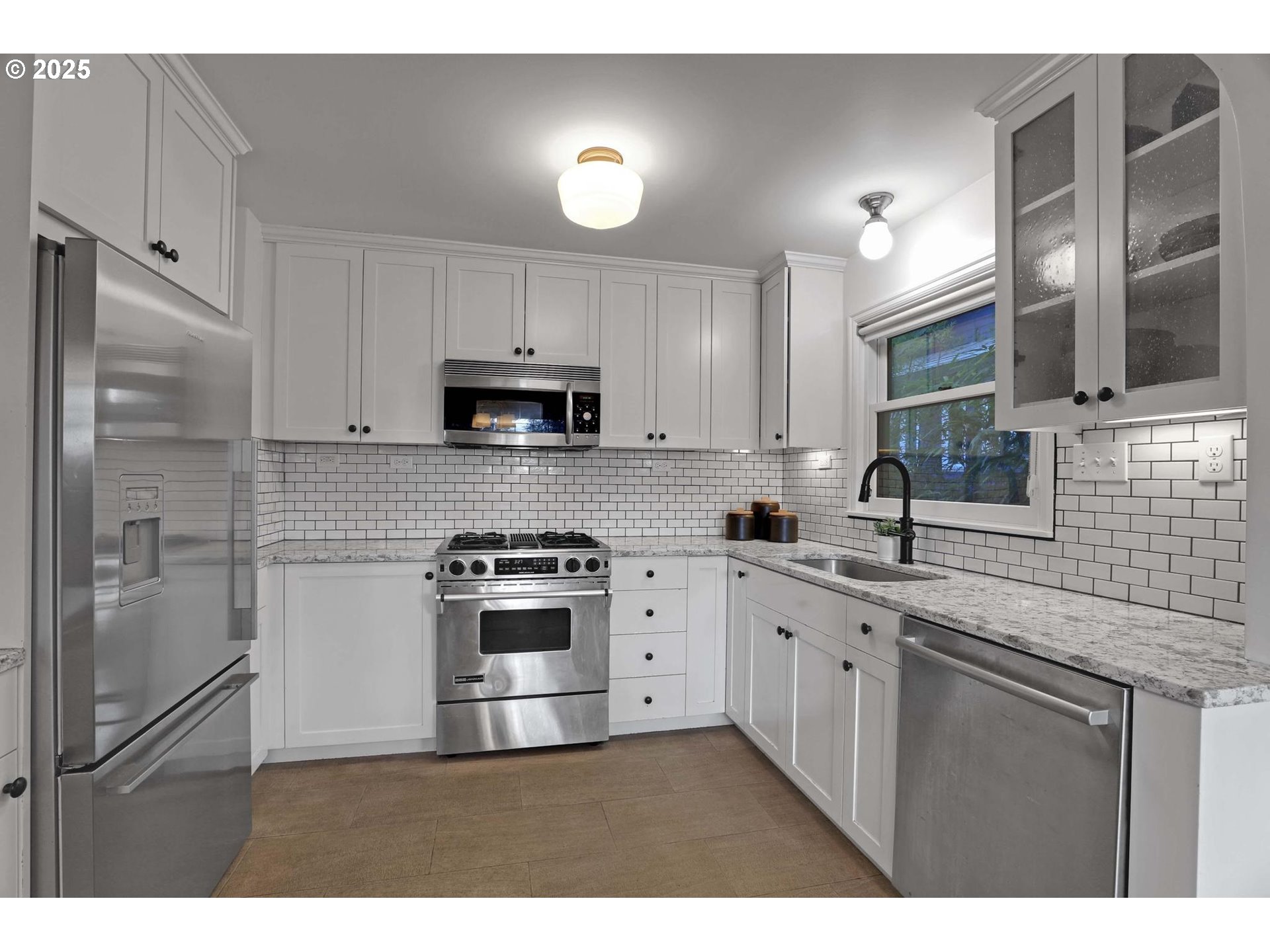 2944 Northwest Raleigh Street Portland, OR 97210 - Photo 10 of 30 Gallery Image 10