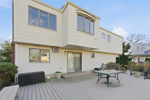 $850,000 | 613 Smith Place, Oceanside, NY 11572