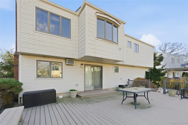 $850,000 | 613 Smith Place, Oceanside, NY 11572