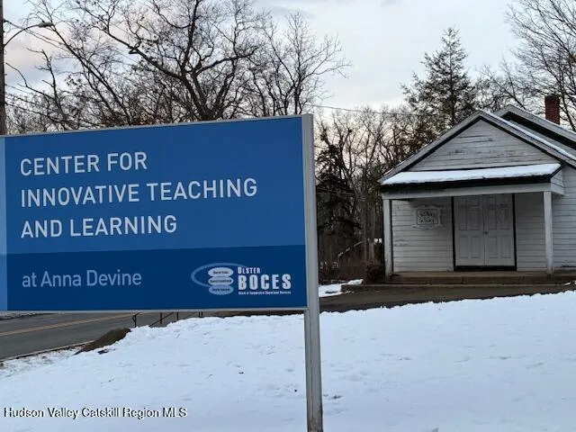 a view of multiple houses