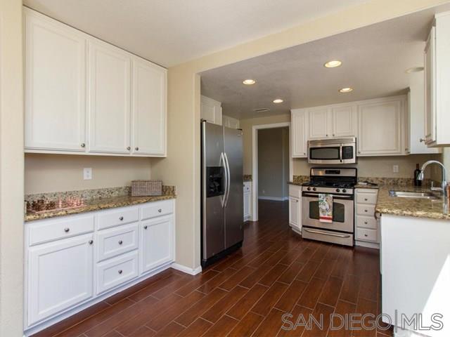 805 Porter Way Fallbrook, CA 92028 - Photo 16 of 21