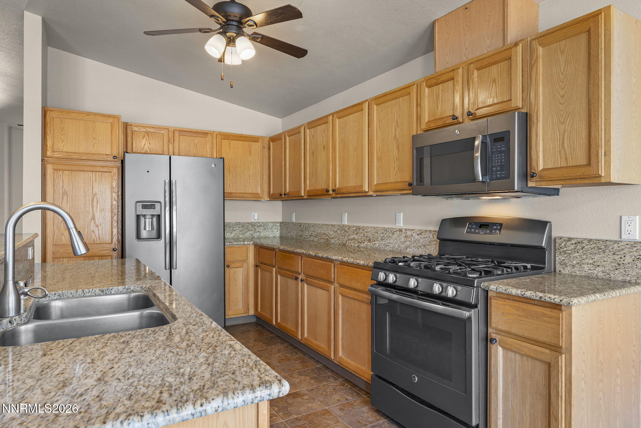 889 South University Park Loop Reno, NV 89512 - Photo 14 of 37 14-web-or-mls-_DSC6025