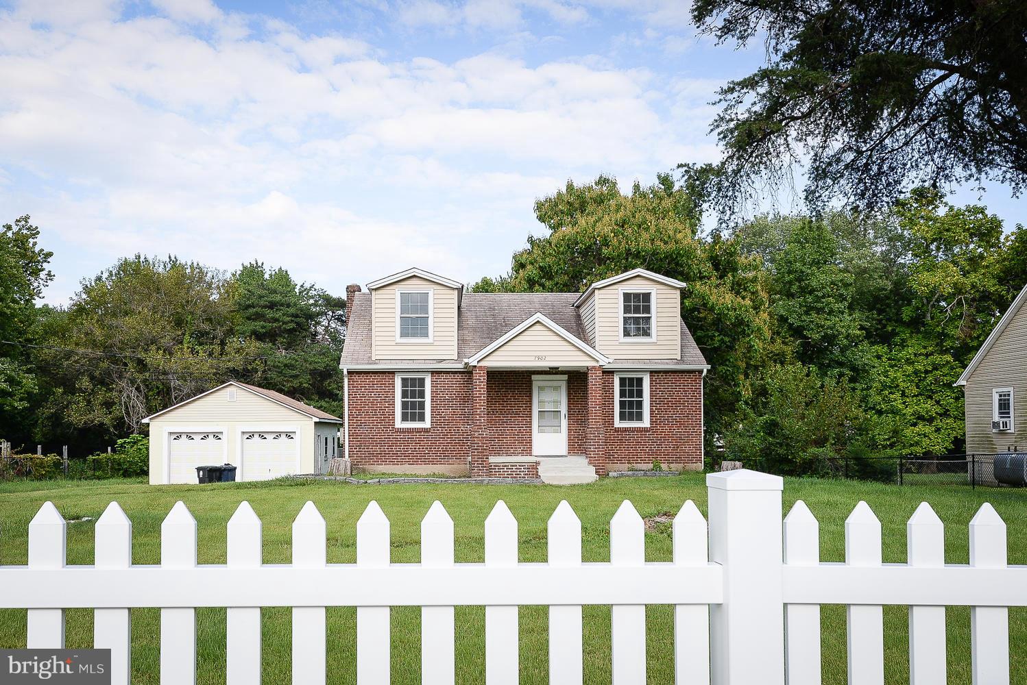 7902 Malcolm Road Clinton, MD 20735 - Photo 2 of 29 Exterior (Front)