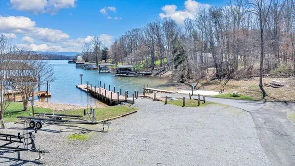 $524,888 | 103 Twin Cove Trail, Moneta, VA 24121