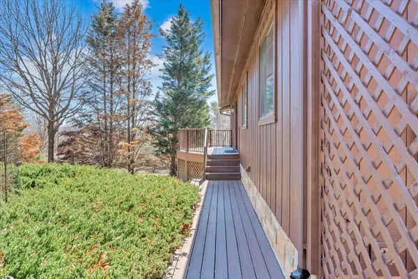 $524,888 | 103 Twin Cove Trail, Moneta, VA 24121