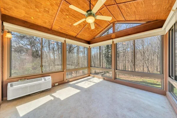 $524,888 | 103 Twin Cove Trail, Moneta, VA 24121