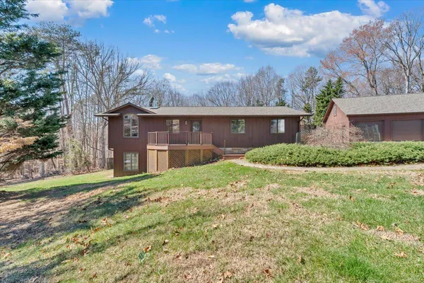 $524,888 | 103 Twin Cove Trail, Moneta, VA 24121