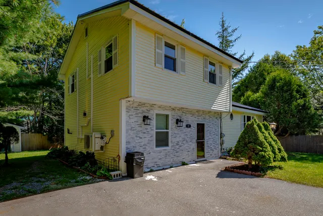 $395,000 | 17 Mcdonald Avenue, Ellsworth, ME 04605