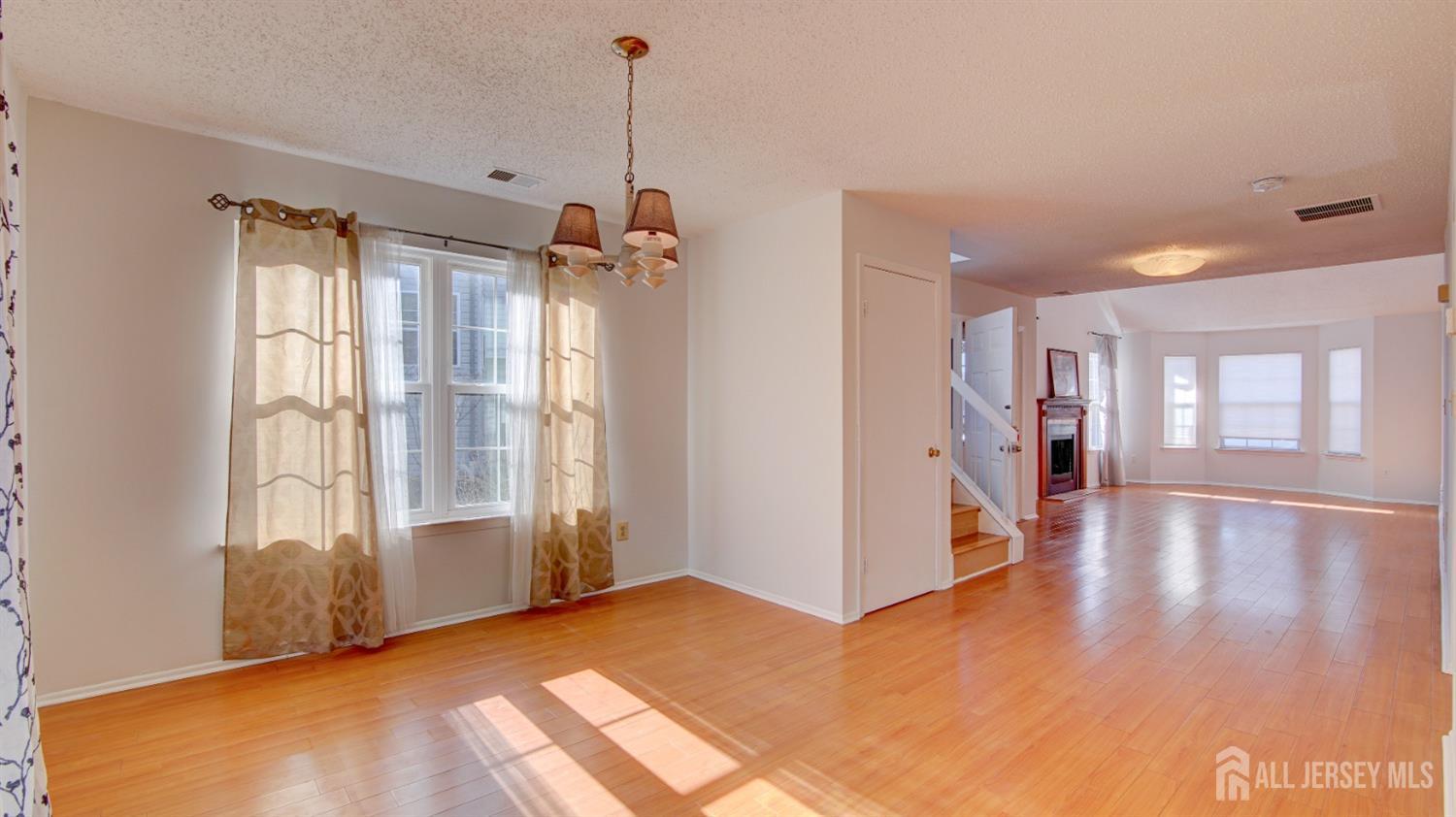 118 Orion Road Piscataway, NJ 08854 - Photo 4 of 43 Gallery Image 4