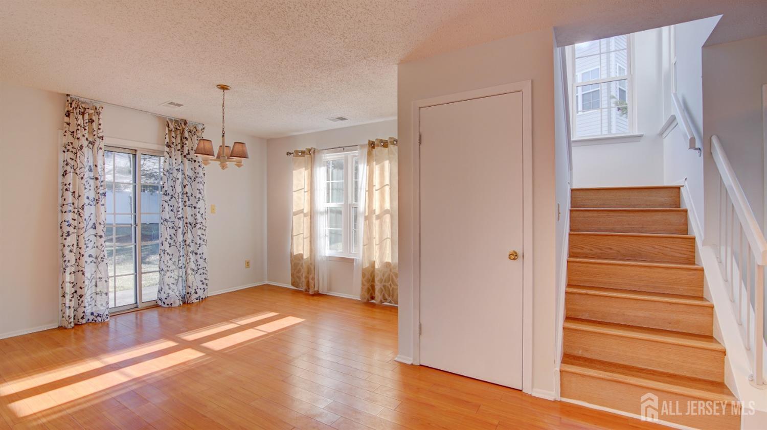 118 Orion Road Piscataway, NJ 08854 - Photo 5 of 43 Gallery Image 5