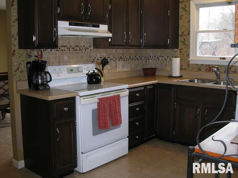 226 Sasamac Road Carbondale, IL 62903 - Photo 4 of 14