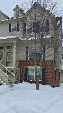 $2,500 | 1449 Beachland Boulevard, Waterford, MI 48328