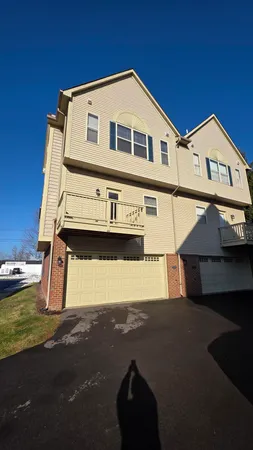 $2,500 | 1449 Beachland Boulevard, Waterford, MI 48328