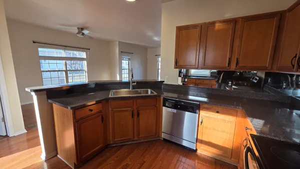 $2,500 | 1449 Beachland Boulevard, Waterford, MI 48328