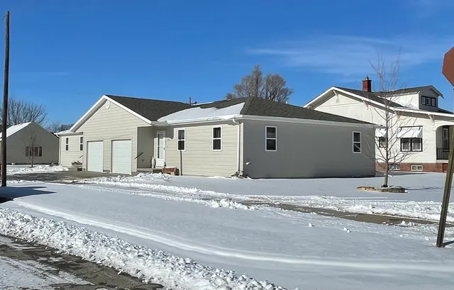 $199,900 | 202 West Albro Street, Unit 2, Claflin, KS 67525