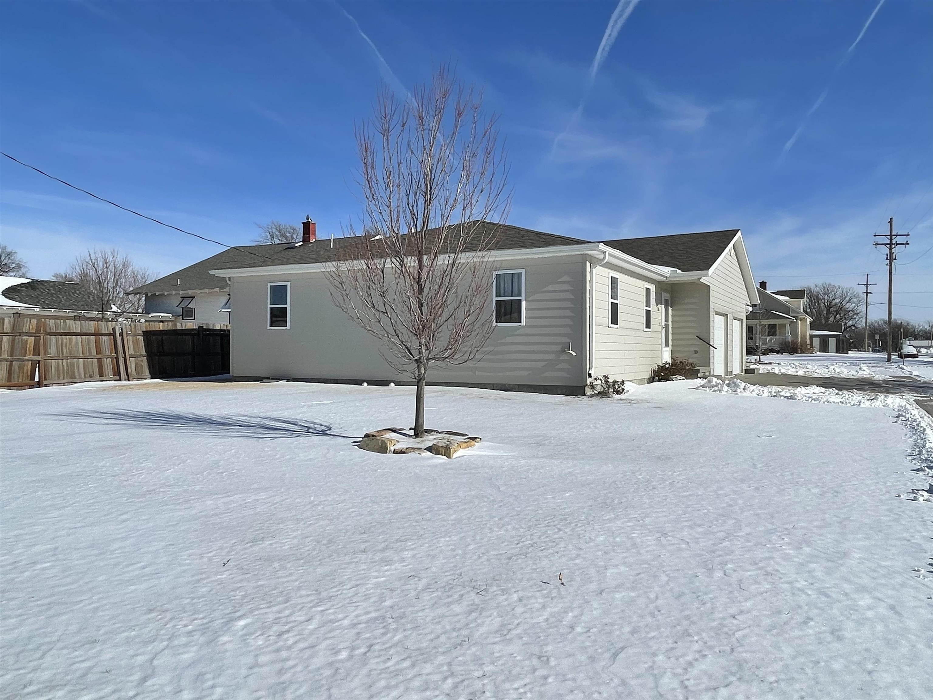 202 West Albro Street, Unit 2 Claflin, KS 67525 - Photo 3 of 31