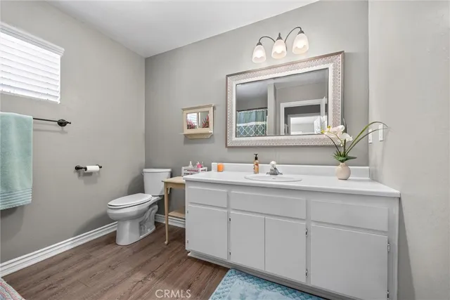 a picture of wall with a white wall