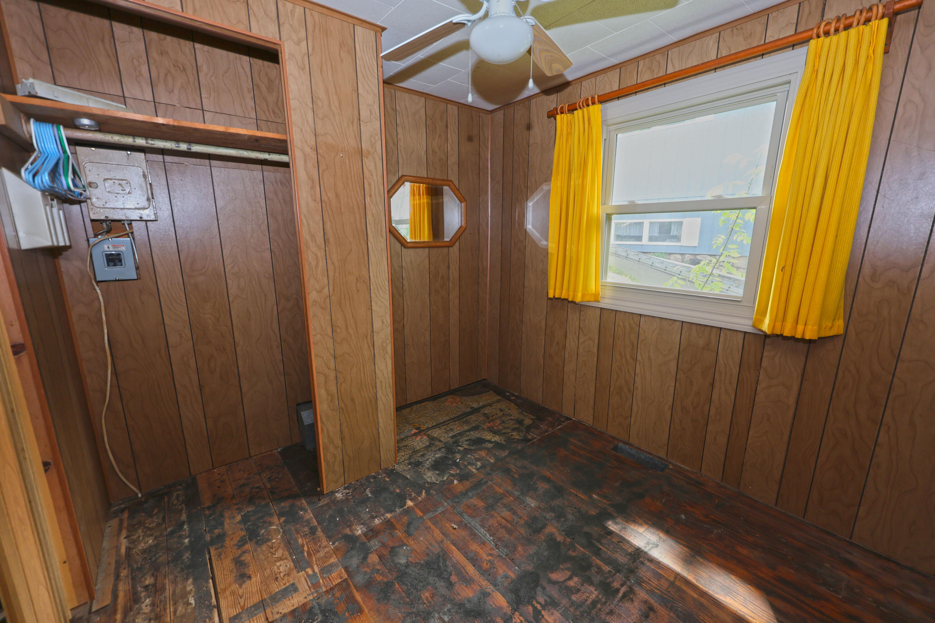 31050 Curran Beach Road Dowagiac, MI 49047 - Photo 14 of 37 Bedroom #3