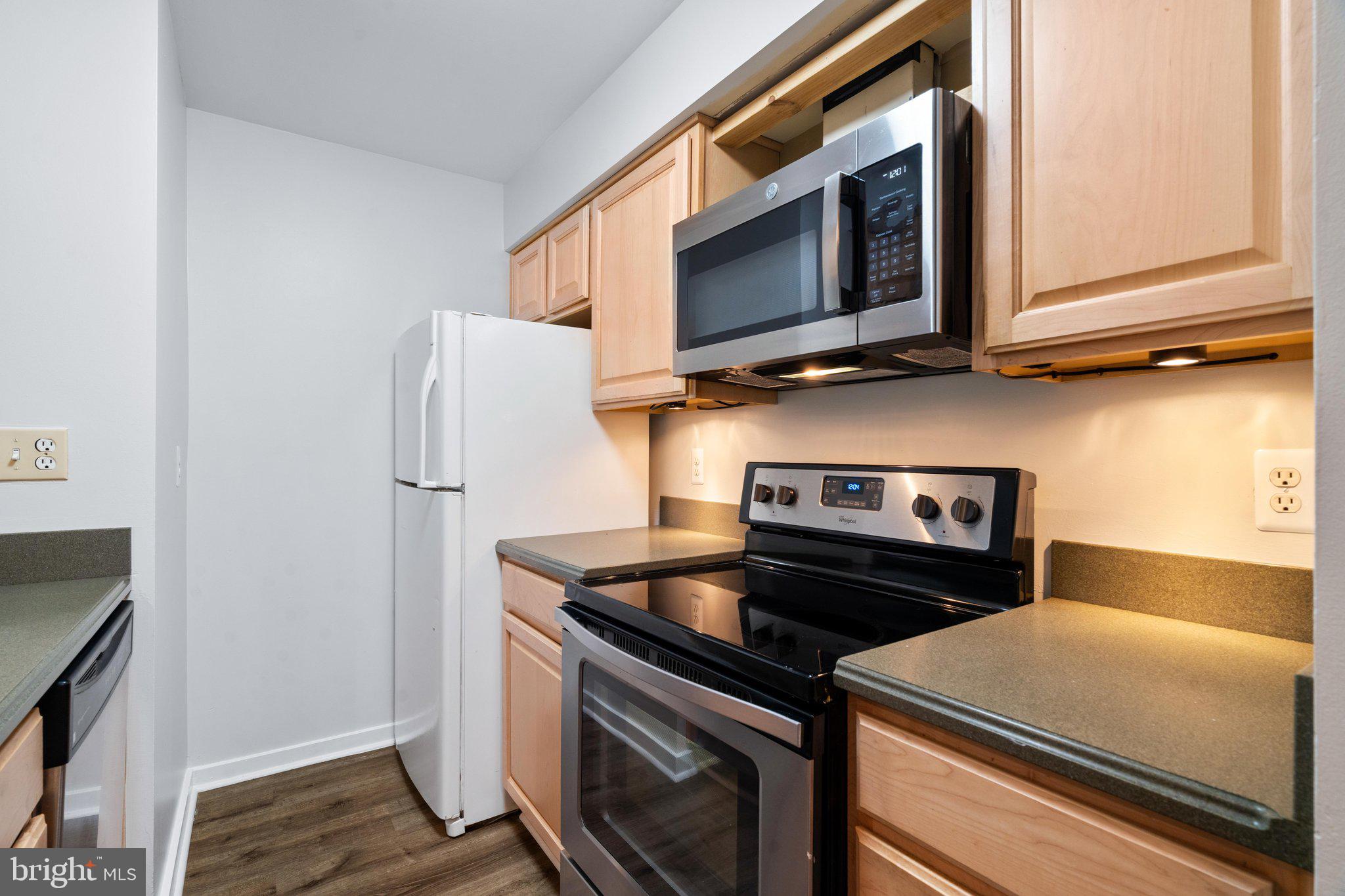 9934 Hellingly Place, Unit 142 Gaithersburg, MD 20886 - Photo 11 of 29 9934 Hellingly Pl-014