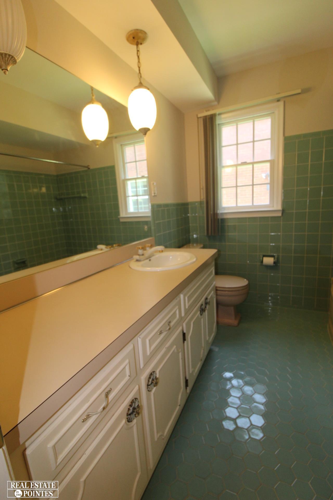 1320 Devonshire Road Grosse Pointe Park, MI 48230 - Photo 23 of 57