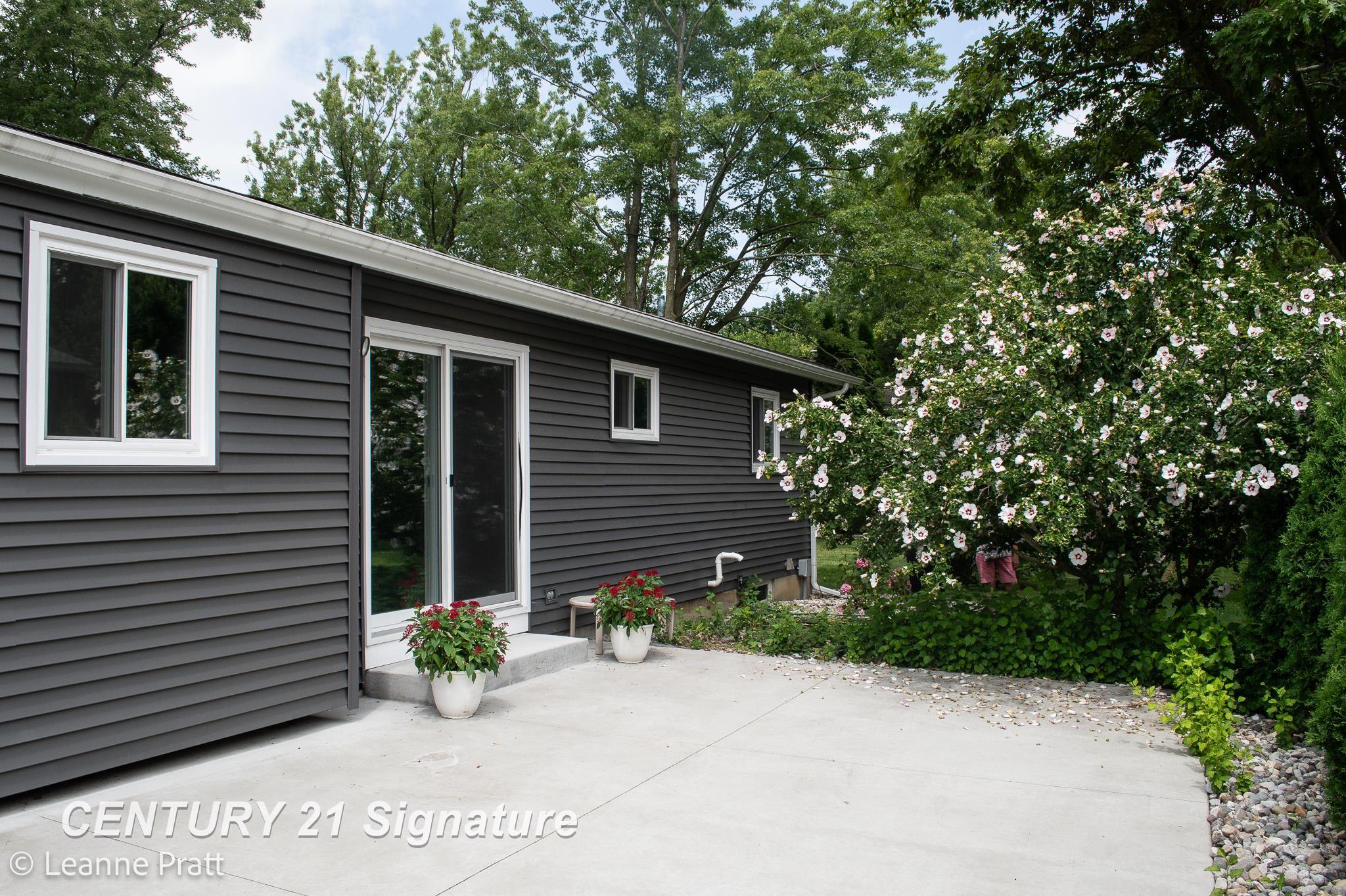 2012 North Nichols Road Flushing, MI 48433 - Photo 28 of 32 50150526-09b0952c-c668-4f50-bdd1-74afb69a7e18.JPG