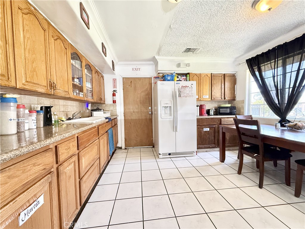 2812 Razor Way Jurupa Valley, CA 92509 - Photo 10 of 43
