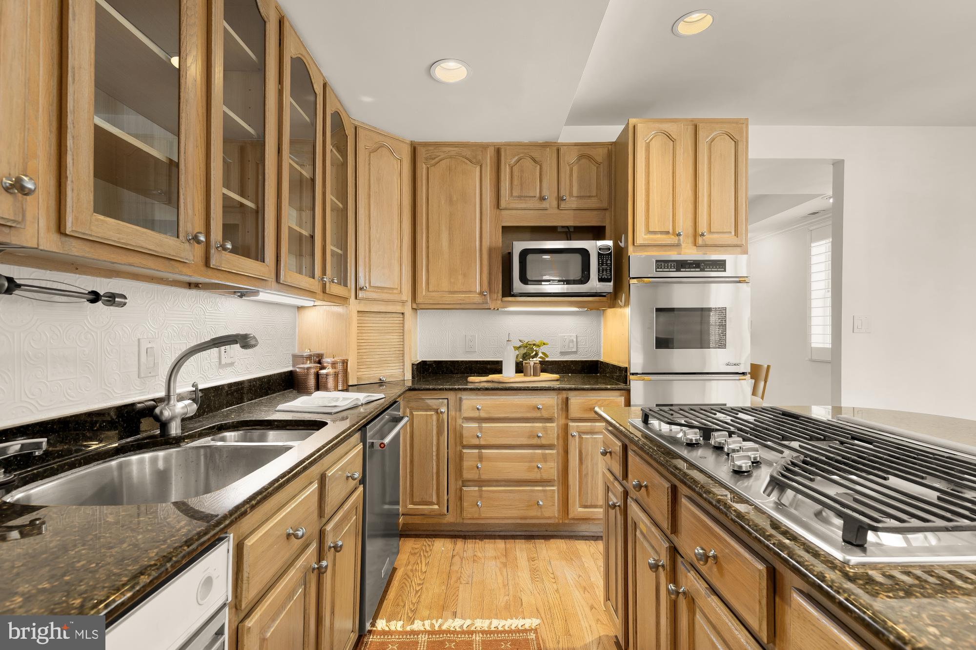 1829 Riggs Place Northwest Washington, DC 20009 - Photo 8 of 38