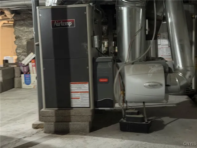 $139,999 | 70 Liberty Street, Oswego, NY 13126