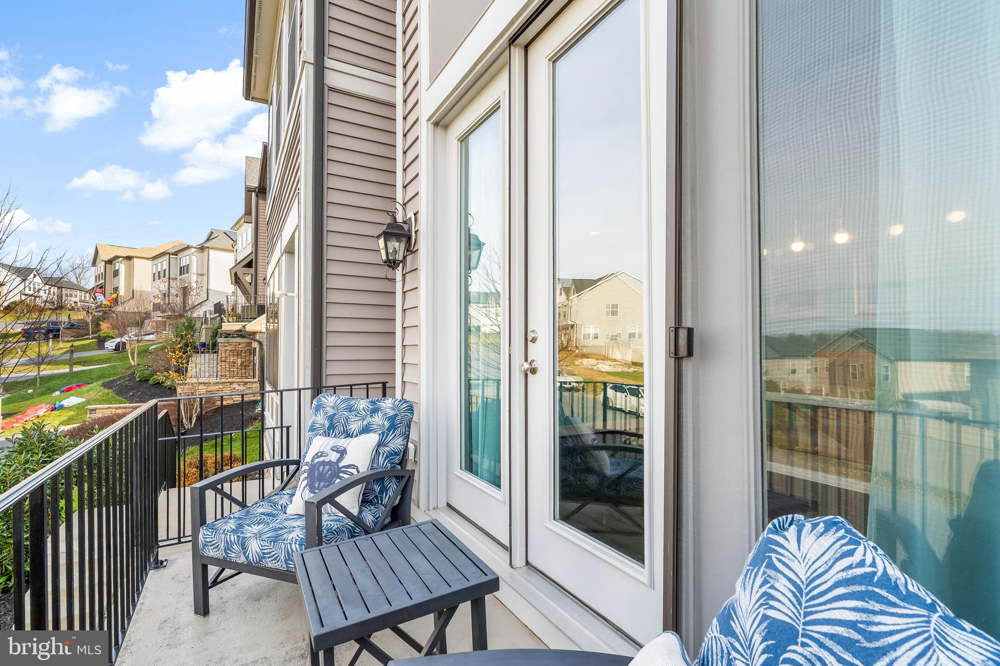 9915 Arapahoe Road New Market, MD 21774 - Photo 26 of 81 Enjoy a drink at the end of the day.